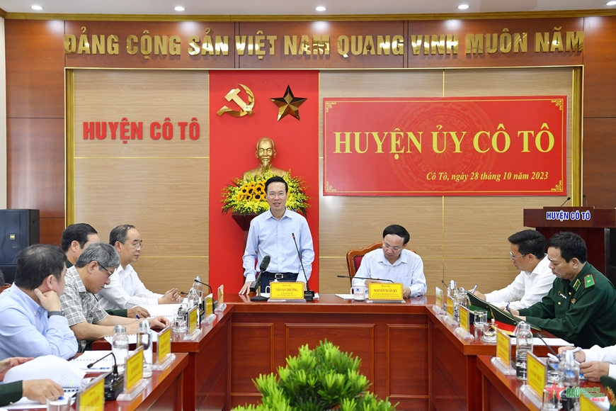 Chủ tịch nước Võ Văn Thưởng thăm và làm việc tại huyện Cô Tô, tỉnh Quảng Ninh