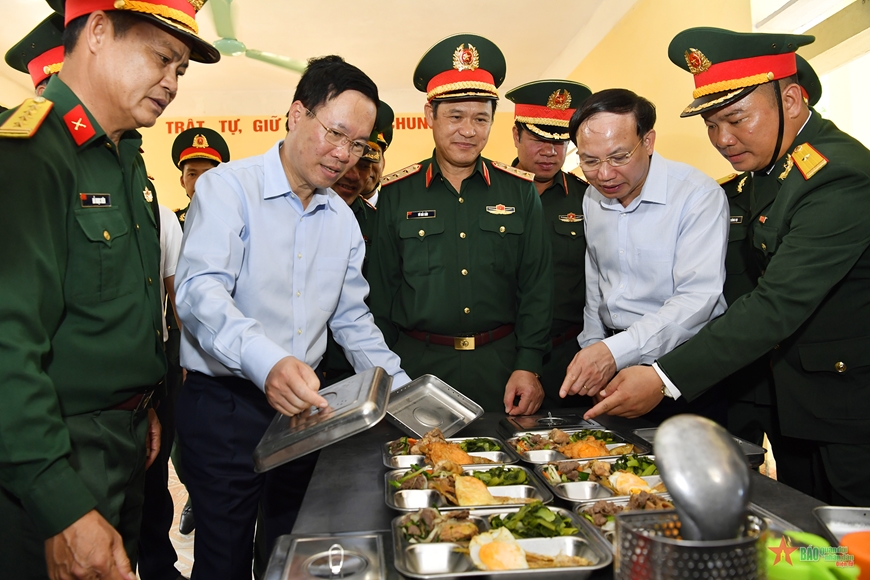 Chủ tịch nước Võ Văn Thưởng thăm và làm việc tại huyện Cô Tô, tỉnh Quảng Ninh